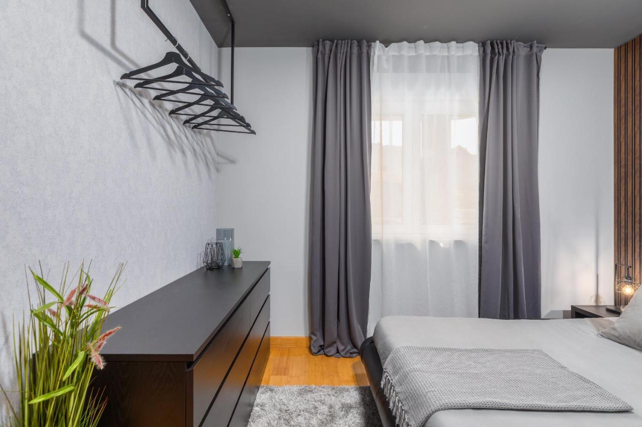 Lux Apartment Teo - New Pula Exterior photo